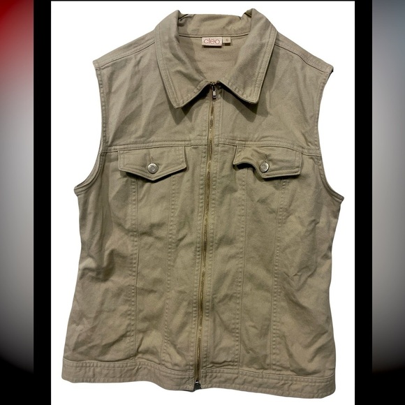 Utility Vest - Picture 4 of 9